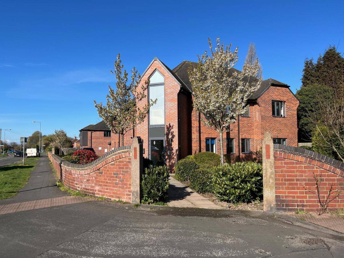 Cross Court, Stafford By Bell Apartments Exterior photo